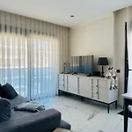 Cosy Flat, 150M To The Sea