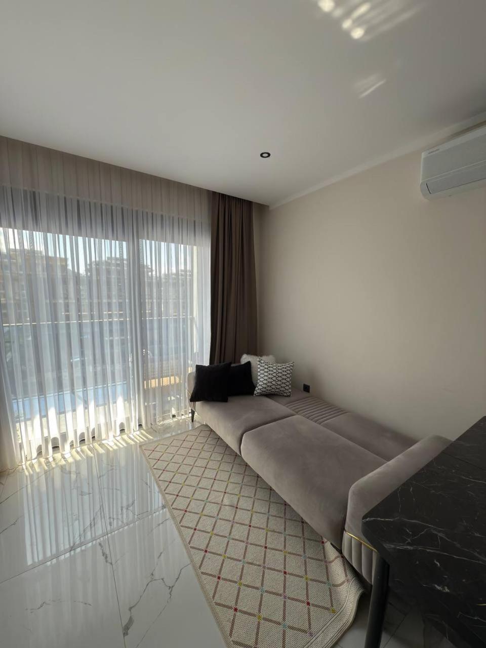 Cosy Flat, 150m To The Sea Daire *